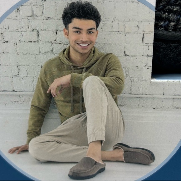 Mens New Isotoner Memory Foam Comfort Slippers Ash Gray Size Large Durable Sole - Picture 10 of 12